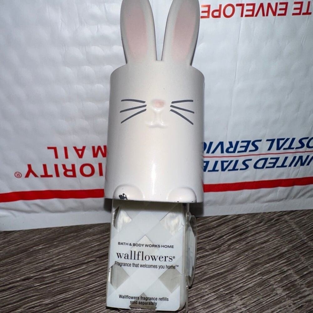 Bath and Body Works wallflowers Easter plug white bunny‎ plug in